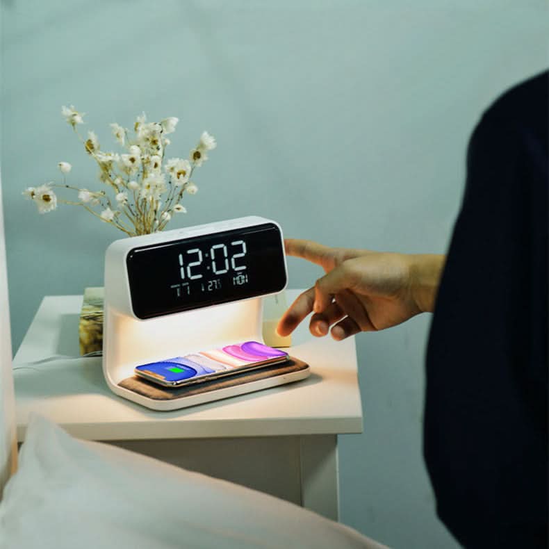 Dames Digitale Wekker met Dimbare LED Lamp en Draadloze Oplader 3