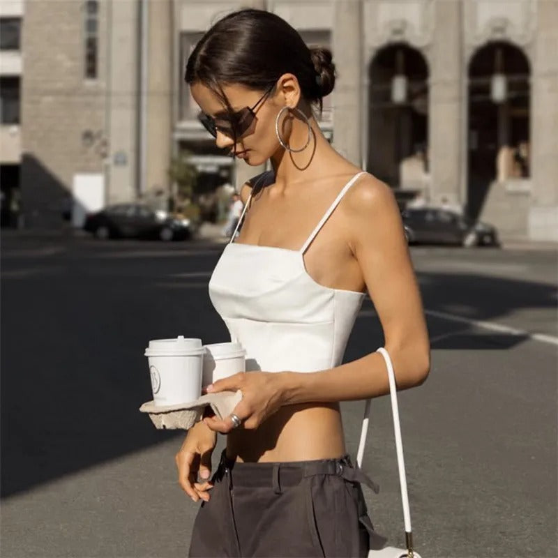 Dames crop top met vetersluiting en open rug